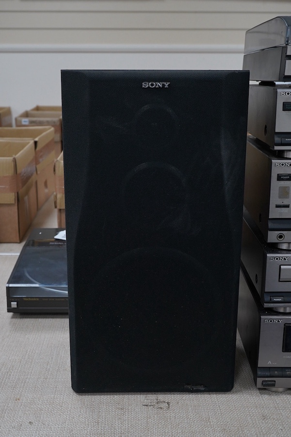 A Sony separates 5-part LBT-D505 stereo system with speakers. Condition - poor to fair.